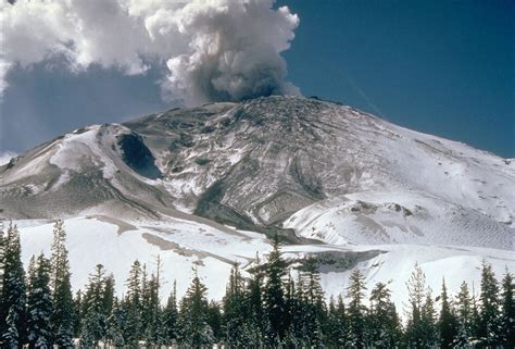 st helens mega tsunami|monte santa helena histórico.